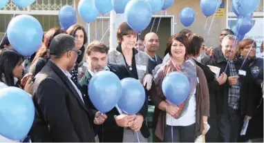  ?? PICTURE: YAËL MALGAS/WESLANDER ?? LOOKING UP: Saldanha Bay Mayor Marius Koen counts down the release of balloons to mark the launch of the GrowNet small, medium and micro-enterprise initiative.