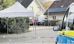  ?? Foto: NW ?? Die Polizei hatte den Fundort des Opfers in Bielefeld weiträumig abgesperrt.