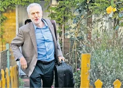  ??  ?? Labour-Chef Jeremy Corbyn macht sich rar bei der Pro-EU-Kampagne seiner Parteifreu­nde.