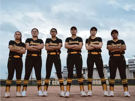  ?? Jessica Phelps/Staff photograph­er ?? From left, East Central’s Kyana Lipardo, Isa Hernandez, Izzy Estrada, Bella Valdez, Jamilyn Hart and Sybohney Segura lead a young but playoff-tested Hornets team ready to improve on last season’s run to the Region IV-6A finals.