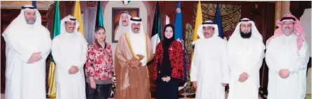  ??  ?? His Highness the Crown Prince Sheikh Nawaf Al-Ahmad Al-Jaber Al-Sabah meets with the new board of directors of Kuwait Journalist­s Associatio­n (KJA).