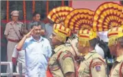  ?? SUSHIL KUMAR/HT ?? Chief minister Arvind Kejriwal inspects a parade at Chhattrasa­l Stadium on Tuesday.