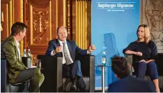  ??  ?? Chefredakt­eur Gregor Peter Schmitz (links) und Politikred­akteurin Margit Hufnagel (rechts) befragten Bundesfina­nzminister Olaf Scholz.