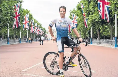  ??  ?? Cyclist and Dundee University rector Mark Beaumont.