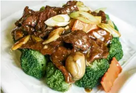  ??  ?? Beef with Broccoli at Fortune Hong Kong Seafood