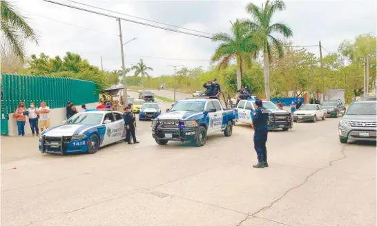  ?? ESPECIAL ?? Los policías tienen que poner de su bolsa para mover las unidades y así cumplir su trabajo de proteger a la ciudadanía.