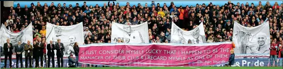  ?? GETTY IMAGES ?? Tribute to a legend: Villa fans show their appreciati­on for Ron Saunders before yesterday’s match with Leicester City