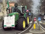  ?? ?? Dentro le città Il corteo dei trattori lunedì a Rovigo