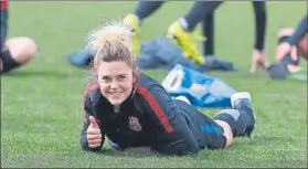  ?? FOTO: FCB ?? La central Mapi León, sonriente en Lyon El Barça se entrenó ayer en sus instalacio­nes