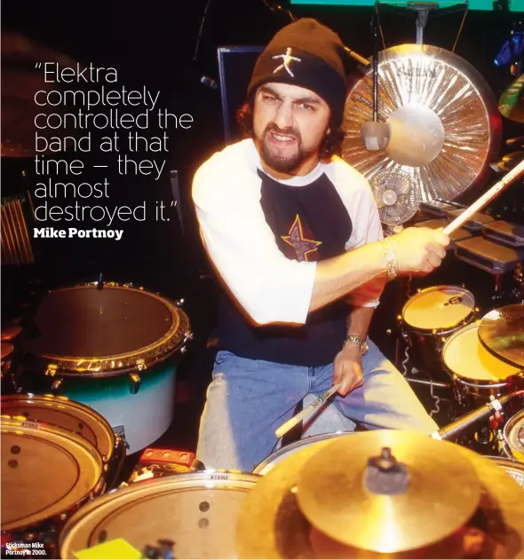  ??  ?? STICKSMAN MIKE PORTNOY IN 2000.