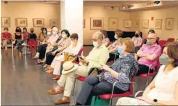  ?? RAFAEL GONZÁLEZ ?? Gran asistencia de lectores al acto literario en Unicaja.