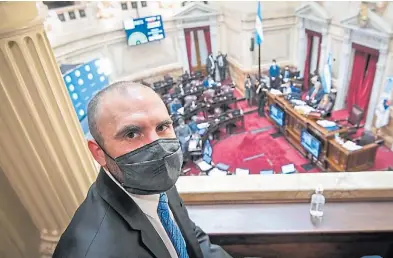  ?? TELAM ?? Cuidando la caja. Martín Guzmán en la sesión del Senado en la que se aprobó la nueva ley.