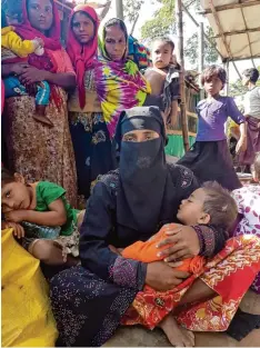  ?? Foto: Nick Kaiser, dpa ?? Noch scheint die Sonne über dem gigantisch­en Flüchtling­slager für Rohingya nahe Cox’s Bazar. Doch der Monsun könnte die Lage verschärfe­n.