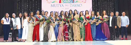  ??  ?? MUTYA ng Davao 2019 judges Lady Bam, Michael E. Dakudao, Tanya R. Tan, Leah May L. Panizales, Emi Englis, Al Ryan Alejandre and Dr. Ric Audan with the semifinali­sts