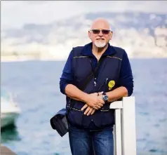  ?? Photos Cl. Tiberghien) ?? Jean-Marc Laforge prend, chaque jour, le bateau de  h pour livrer le courrier sur l’île Sainte-Marguerite, dans le .