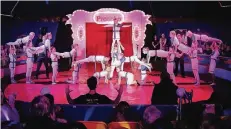  ?? RP-FOTO: ACHIM BLAZY ?? Zum Abschluss des einwöchige­n Zirkusproj­ekts traten die Akrobaten zum großen Finale vor Publikum auf.