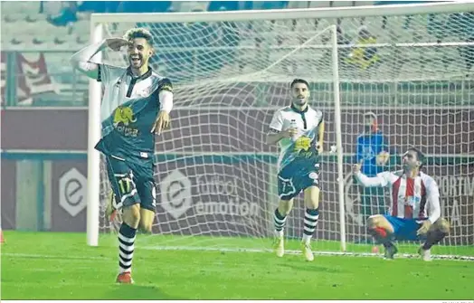  ?? ERASMO FENOY ?? Rayco celebra un gol del Unionistas de Salamanca ante el Algeciras, en la Copa del Rey.