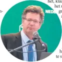  ??  ?? Gideon Badenhorst, voorsitter van die Oudtshoorn-besigheids­kamer.