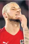  ??  ?? THUMB FINISH Arnautovic