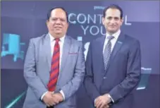  ??  ?? From Left: Vijay Sethi, Chief Informatio­n Officer, Hero MotoCorp Ltd, and Som Satsangi, Managing Director, HPE,