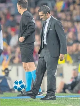  ?? FOTO: PERE PUNTÍ ?? Valverde controla el balón El técnico se mostró satisfecho por la victoria