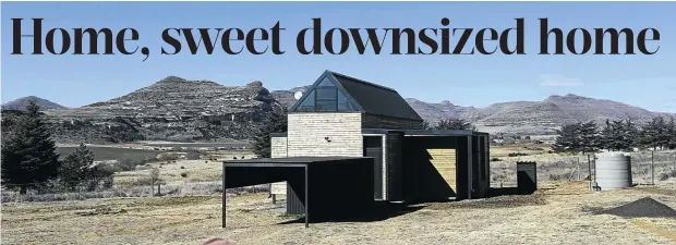  ?? Picture: Alaister Russell ?? Tiny homes, above and below, in Rosendal in the Free State, part of a movement that wants to lessen the human impact on the environmen­t.