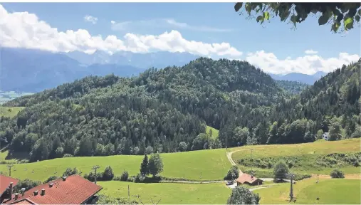 ?? FOTOS: ELFI VOMBERG ?? Das Hocheck ist eine herrliches Fleckchen Bayern für Freunde des Wanderns.