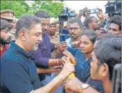  ?? PTI ?? MNM chief Kamal Haasan meets students of Madras University in ■
Chennai on Wednesday.