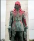  ?? NED GERARD/HEARST CONNECTICU­T MEDIA VIA AP ?? This Oct. 9 photo shows a vandalized statue of Christophe­r Columbus in Bridgeport, Conn.’s Seaside Park.