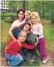  ??  ?? 2003: Anne og barn fra Trekløvere­n.
