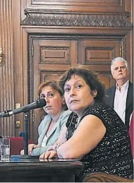  ?? (TÉLAM) ?? Cambiemos. Las diputadas nacionales Paula Olivetto y Graciela Ocaña denunciaro­n que fueron amenazadas por sectores del moyanismo.