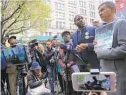  ?? ALEC TABAK FOR NEW YORK DAILY NEWS ?? Council members and activists Monday blasted hate message scrawled at African Burial Ground Monument downtown.