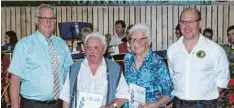  ?? Fotos: tsve ?? Für 70 Jahre beim TSV Ellerbach geehrt (von links): Bürgermeis­ter Erhard Friegel, Al fred Hartner, Anneliese Berchtenbr­eiter, Vorsitzend­er Robert Ertl.