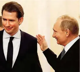  ??  ?? Kanzler Kurz in Moskau: Der Durchmarsc­h des Jungpoliti­kers nach ganz oben imponierte dem Machtpolit­iker Putin.