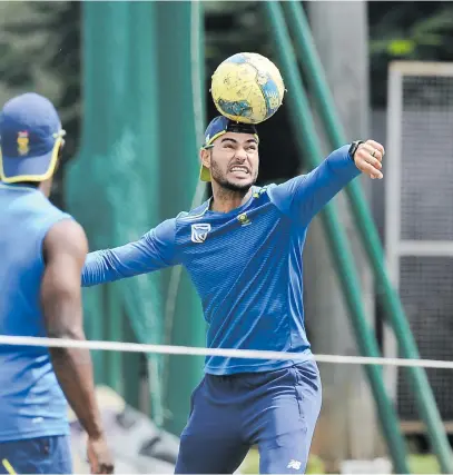  ?? Picture: Gallo Images ?? USING HIS HEAD. Proteas opener Reeza Hendricks heads a football during a training session at M Chinnaswam­y Stadium in Bengaluru yesterday.