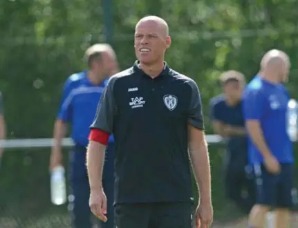  ?? FOTO KMS ?? Sven Eeraerts in het shirt van Sterrebeek. Volgend seizoen ruilt de Kontichse coach de VlaamsBrab­antse club in voor een avontuur bij Ternesse.