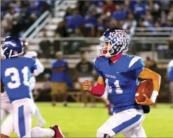  ?? PHOTO VINCENT OSUNA ?? Central QB Deniro Osuna is on the move in this Oct. 19 photo from the Spartans’ 38-7 win over Imperial at Cal Jones Field. Osuna had passing touchdowns and two rushing touchdowns as the Spartans added to their blowout tally with a 43-7 win over Palo Verde on Friday.