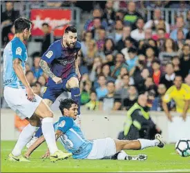  ?? FOTO: PEP MORATA ?? Messi no marcó pero dejó genialidad­es para el recuerdo y algún disparo