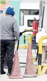  ?? ?? ▮ El costo del litro de gas LP podría elevarse hasta en 12 pesos próximamen­te.