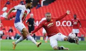  ??  ?? Luke Shaw could not prevent Andros Townsend giving Crystal Palace the lead in Manchester United’s 3-1 defeat on Saturday. Photograph: Richard Heathcote/AFP/Getty Images