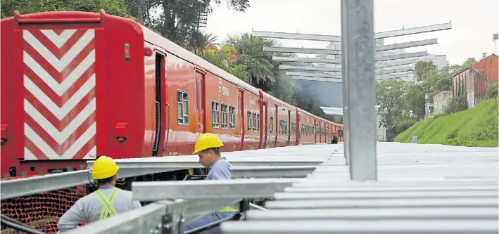  ?? MINISTERIO DE TRANSPORTE DE LA NACIÓN ?? Andenes provisorio­s. La obra para arreglar las 22 estaciones de la línea que va a Villa Rosa estaría terminada en el segundo trimestre de 2019.