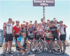  ?? FOTO: PRIVAT ?? Einige der 50 Radfahrer aus Tuttlingen ließen es sich auf der Fahrt nach Draguignan nicht nehmen, auf den Mount Ventoux zu fahren.
