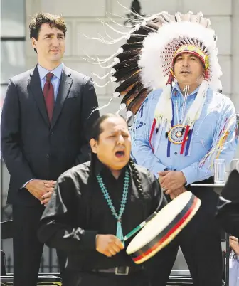  ?? Justin Trudeau chce zlepšit život původních obyvatel, ne všichni ale Kanadu jako stát respektují FOTO ČTK/ AP ?? Premiér
