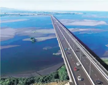  ??  ?? ► Imagen digital de cómo será el nuevo viaducto penquista.