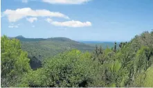  ??  ?? BEAUTY SPOT : Undergroun­d fires at the Noetzie nature reserve are under control – for now