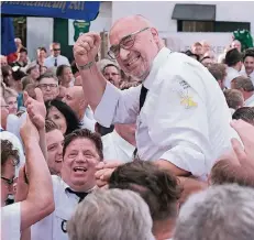  ?? RP-FOTOS (2): ACHIM BLAZY ?? Er ist der neue Schützenkö­nig in spe der St. Sebastiani Schützenbr­uderschaft: Joachim Pohlmann (62) von der Reserve.