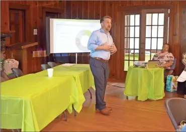  ??  ?? Shaun Collings, Financial Wellness Relationsh­ip Manager at Regions Bank, talked about how participan­ts in a recent seminar in Cedartown hosted by the Theta Omicron Omega chapter can build a credit score, manage payments, and much more.