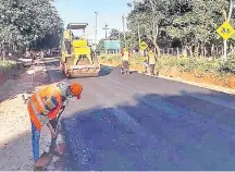  ??  ?? La obra contará con carpeta asfáltica de 5 centímetro­s.