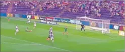  ??  ?? Valladolid-Alavés 0-1. MINUTO 93.Jornada 4. Un contragolp­e albiazul inicio la colección de goles épicos. Jony condujo por la izquierda, cedió a Twumasi (que no pudo rematar) e Ibai sentenció.