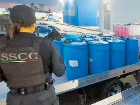  ?? FOTO: CORTESÍA SSC ?? Los contenedor­es fueron asegurados por Policía Municipal.
